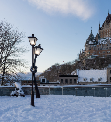 Place à Alex Chinneck - Premier baiser au crépuscule